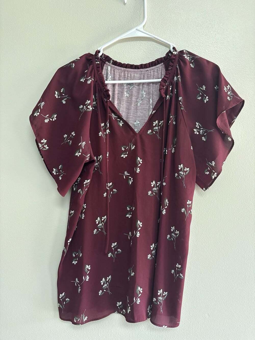 LOFT Outlet Floral Flutter Sleeve V-Neck Blouse Burgundy Size M